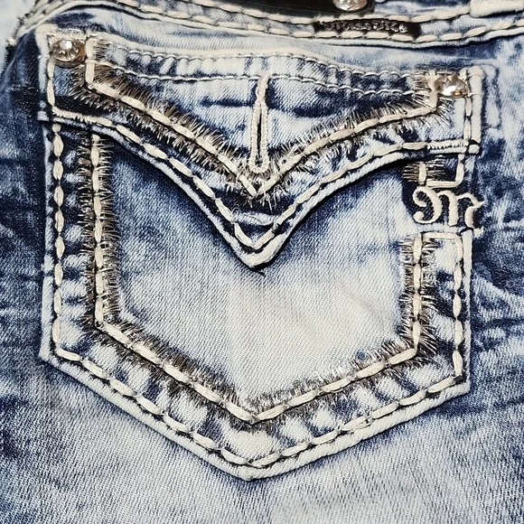 MISS ME EMBROIDERED FAUX-FLAP RHINESTONES ACID-WASH SIGNATURE SKINNY DEN… - Picture 2 of 15